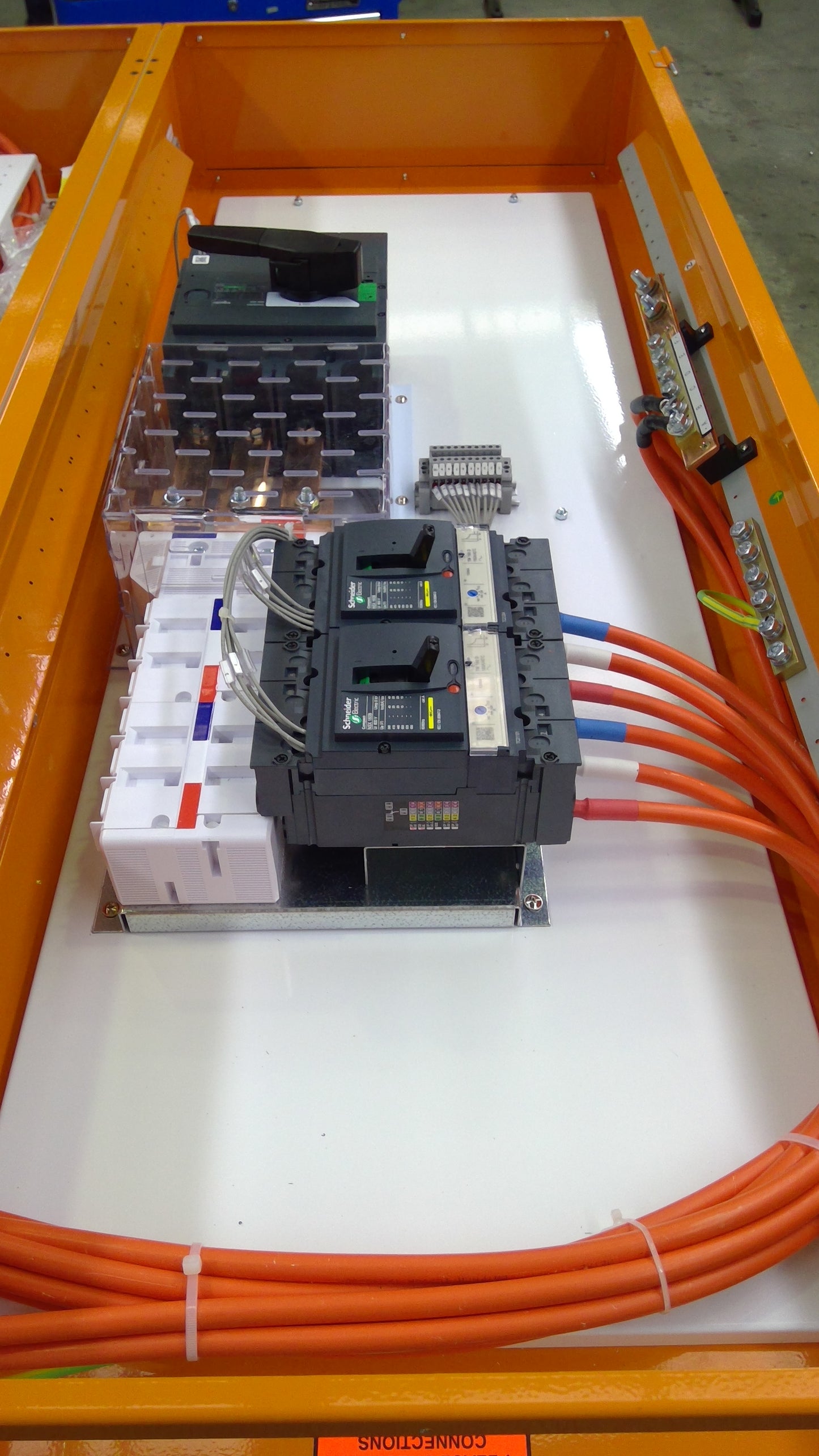 MCCB Chassis 400A Single Sided Top Feed Left Hand